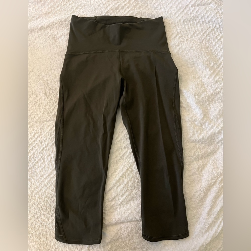 LULULEMON CROPPED LEGGINGS